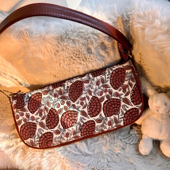 Beautiful block print baguette shoulder bag. Brand new and unused. - Picture 3 of 7